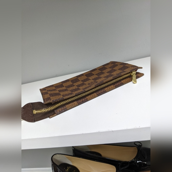 Louis Vuitton Ebene Wristlet "LIVE SHOW TODAY" - Picture 11 of 12